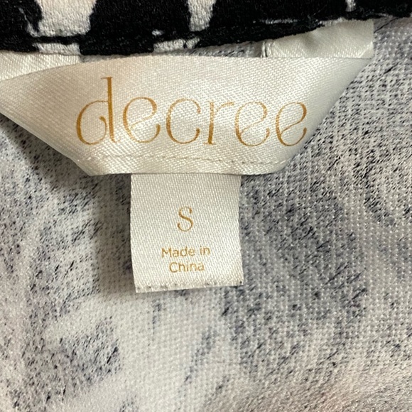 Decree Flowy crop tank top - Picture 6 of 6